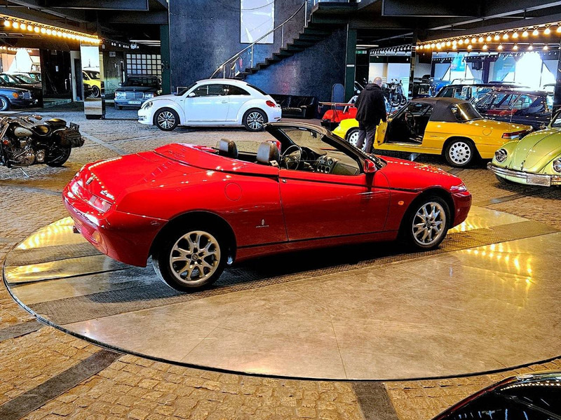 Alfa Romeo Spider (916 - update 3) _ 2.0 TS - Седан: слика 2 Alfa Romeo Spider (916 - update 3) _ 2.0 TS - Седан: слика 2