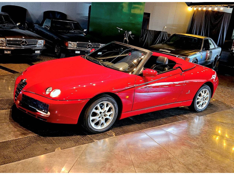 Alfa Romeo Spider (916 - update 3) _ 2.0 TS - Седан: слика 1 Alfa Romeo Spider (916 - update 3) _ 2.0 TS - Седан: слика 1