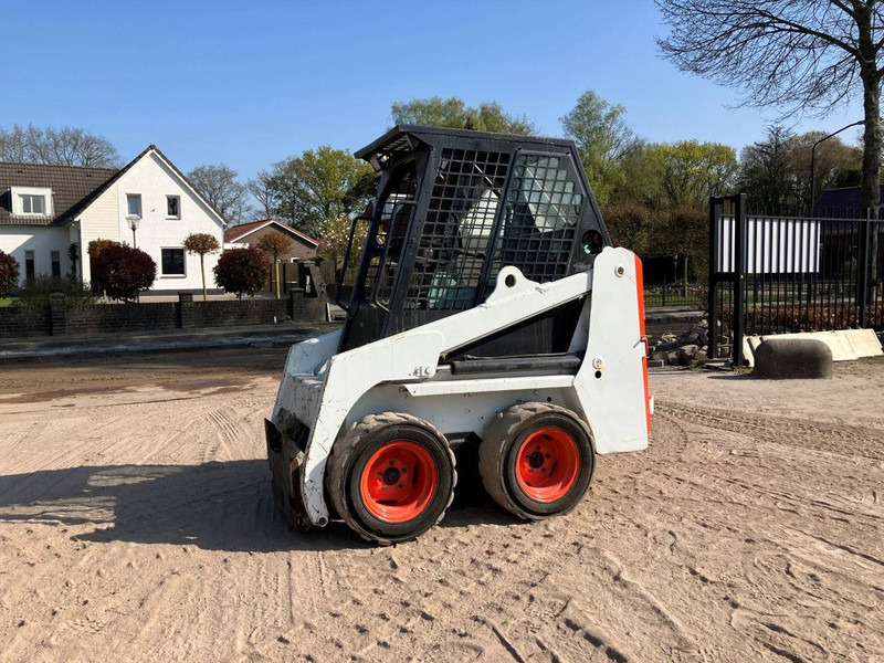 Bobcat 453 - Натоварувач на тркала: слика 1 Bobcat 453 - Натоварувач на тркала: слика 1