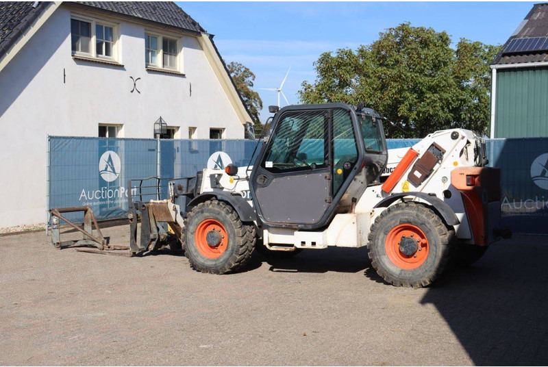 Bobcat T35120SL - Телескопски ракувач: слика 3 Bobcat T35120SL - Телескопски ракувач: слика 3
