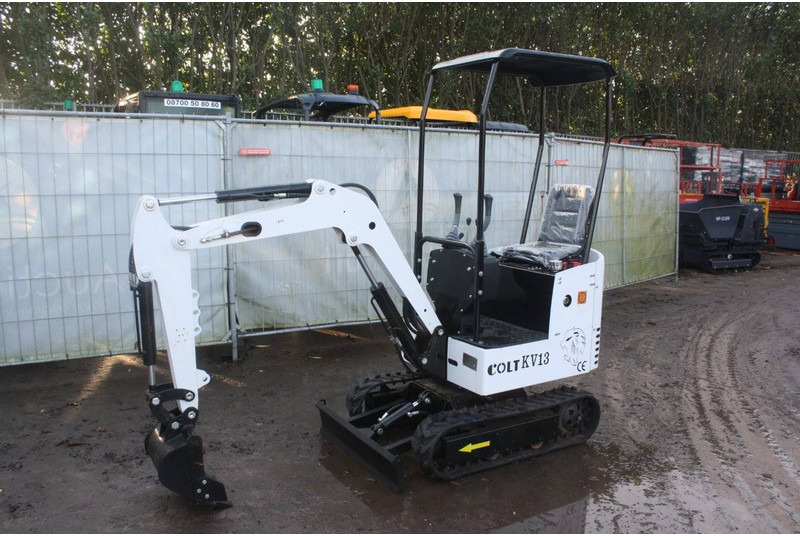 COLT KV13 - Мини багер: слика 1 COLT KV13 - Мини багер: слика 1