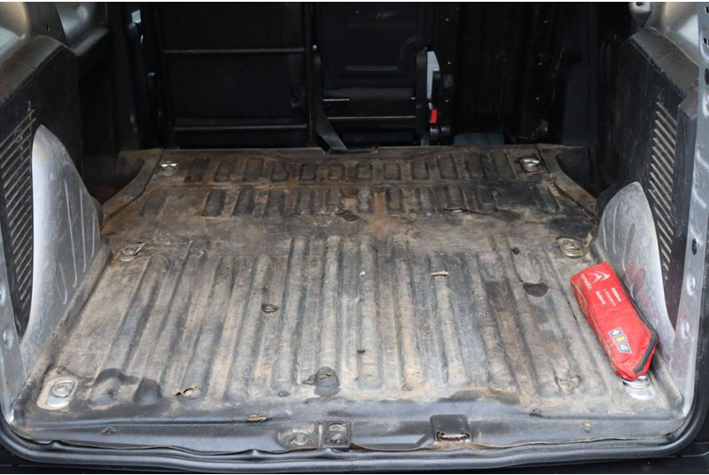 Товарно комбе Citroën Berlingo: слика 20