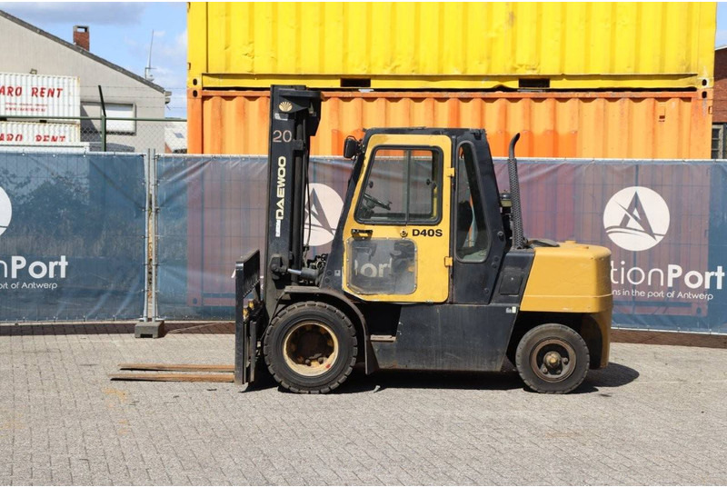 Daewoo D40S-2 - Дизел вилушкар: слика 2 Daewoo D40S-2 - Дизел вилушкар: слика 2
