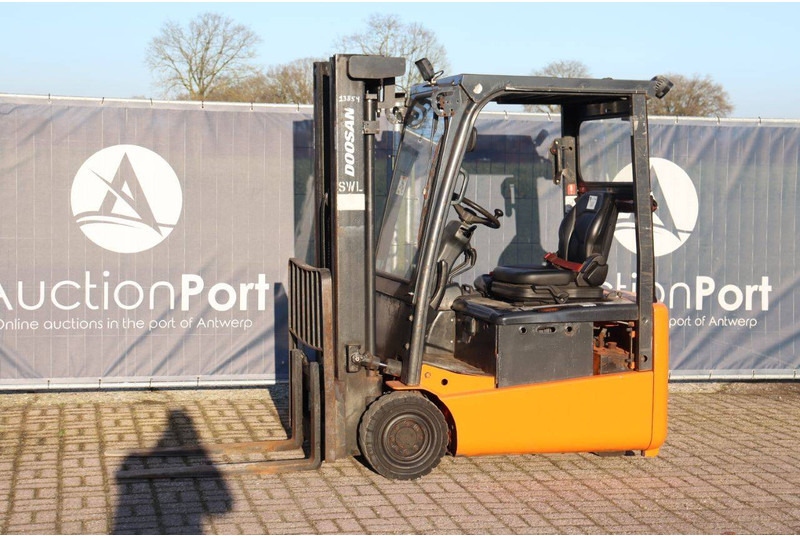 Doosan B15T-5 - Електричен вилушкар: слика 1 Doosan B15T-5 - Електричен вилушкар: слика 1