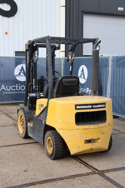 Doosan D30S-3 - Дизел вилушкар: слика 4 Doosan D30S-3 - Дизел вилушкар: слика 4