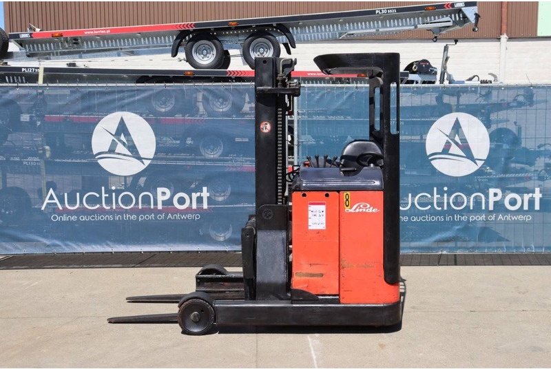 Fenwick-Linde R16 - Вилушкар со подигнување: слика 2 Fenwick-Linde R16 - Вилушкар со подигнување: слика 2