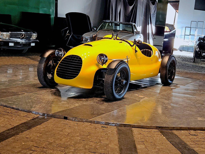 Ferrari Vintage Racer Ferrari-hommage Triumph - Седан: слика 1 Ferrari Vintage Racer Ferrari-hommage Triumph - Седан: слика 1