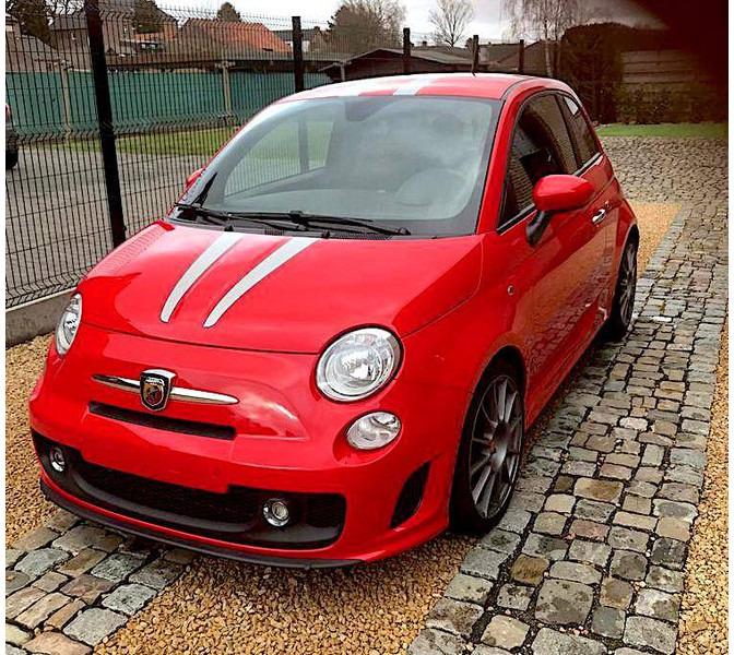 Fiat 500 Abarth Tributo Ferrari (limited 142/200) - Автомобил: слика 1 Fiat 500 Abarth Tributo Ferrari (limited 142/200) - Автомобил: слика 1
