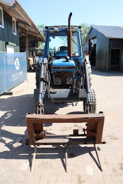 Трактор Ford 5610: слика 7