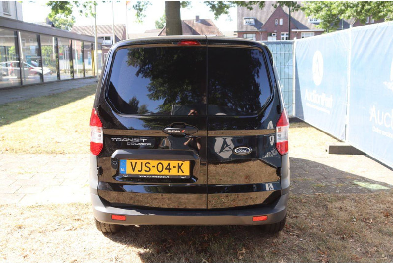 Ford Transit Courier - Товарно комбе: слика 5 Ford Transit Courier - Товарно комбе: слика 5