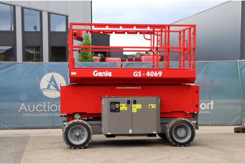 Genie GS4069 BE - Кревач ножица: слика 1 Genie GS4069 BE - Кревач ножица: слика 1