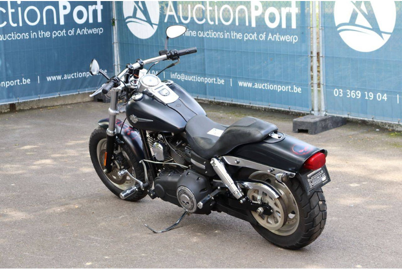 Harley-Davidson Dyna Fat Bob - Мотоцикл: слика 4 Harley-Davidson Dyna Fat Bob - Мотоцикл: слика 4