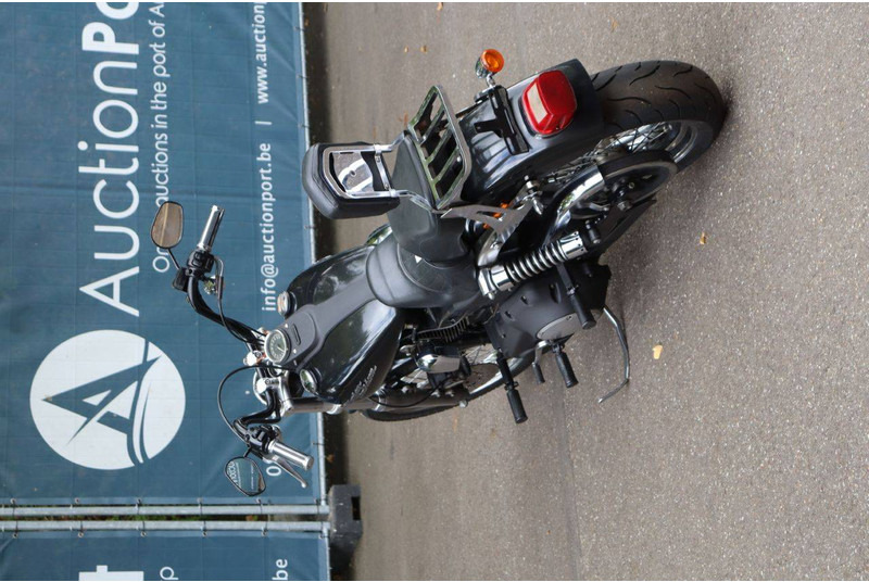 Harley-Davidson Dyna Street Bob - Мотоцикл: слика 4 Harley-Davidson Dyna Street Bob - Мотоцикл: слика 4