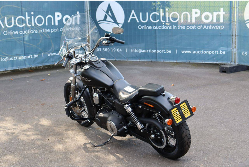 Harley-Davidson Dyna Street Bob - Мотоцикл: слика 4 Harley-Davidson Dyna Street Bob - Мотоцикл: слика 4