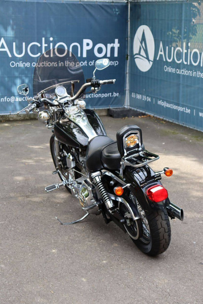 Harley-Davidson Dyna Super Glide Custom - Мотоцикл: слика 4 Harley-Davidson Dyna Super Glide Custom - Мотоцикл: слика 4