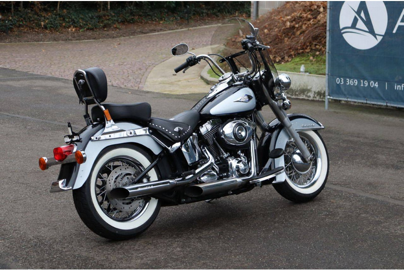 Мотоцикл Harley-Davidson Heritage Softail Classic: слика 6 Мотоцикл Harley-Davidson Heritage Softail Classic: слика 6