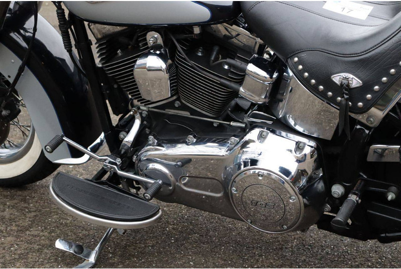 Мотоцикл Harley-Davidson Heritage Softail Classic: слика 18 Мотоцикл Harley-Davidson Heritage Softail Classic: слика 18