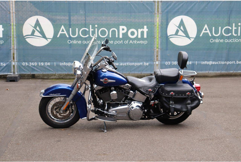 Harley-Davidson Heritage Softail Classic - Мотоцикл: слика 1 Harley-Davidson Heritage Softail Classic - Мотоцикл: слика 1