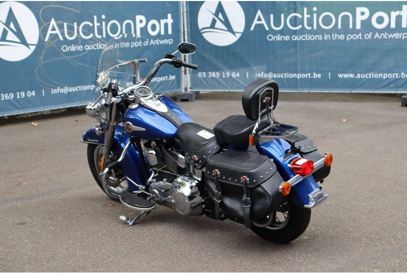 Harley-Davidson Heritage Softail Classic - Мотоцикл: слика 4 Harley-Davidson Heritage Softail Classic - Мотоцикл: слика 4
