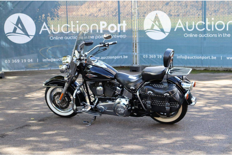 Harley-Davidson Heritage Softail Classic - Мотоцикл: слика 3 Harley-Davidson Heritage Softail Classic - Мотоцикл: слика 3