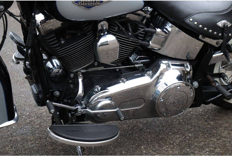 Мотоцикл Harley-Davidson Heritage Softail Classic: слика 17 Мотоцикл Harley-Davidson Heritage Softail Classic: слика 17