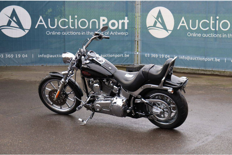 Harley-Davidson Softail Custom - Мотоцикл: слика 3 Harley-Davidson Softail Custom - Мотоцикл: слика 3