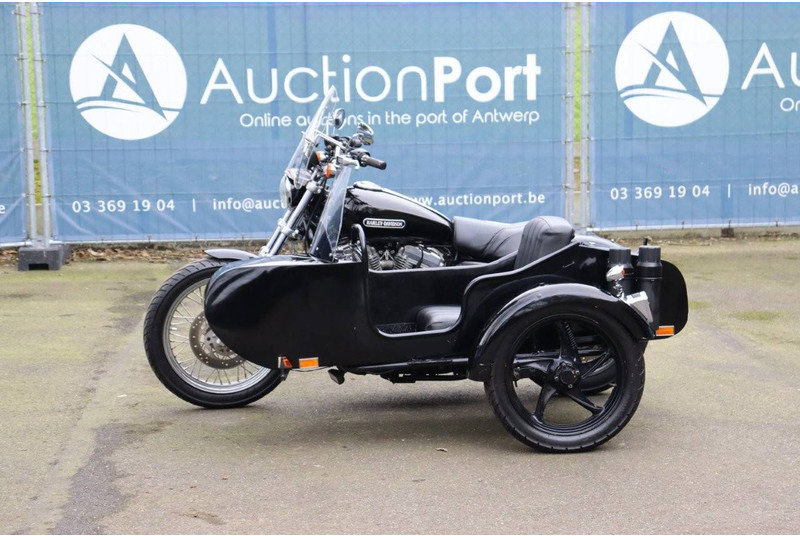 Harley-Davidson Sporster XL883 - Мотоцикл: слика 1 Harley-Davidson Sporster XL883 - Мотоцикл: слика 1