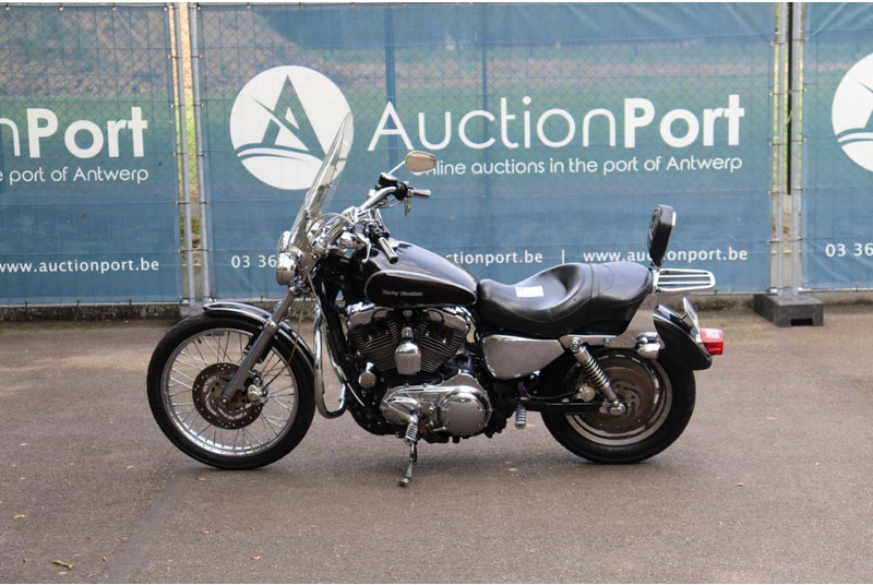 Harley-Davidson Sportster XL1200 Custom - Мотоцикл: слика 2 Harley-Davidson Sportster XL1200 Custom - Мотоцикл: слика 2