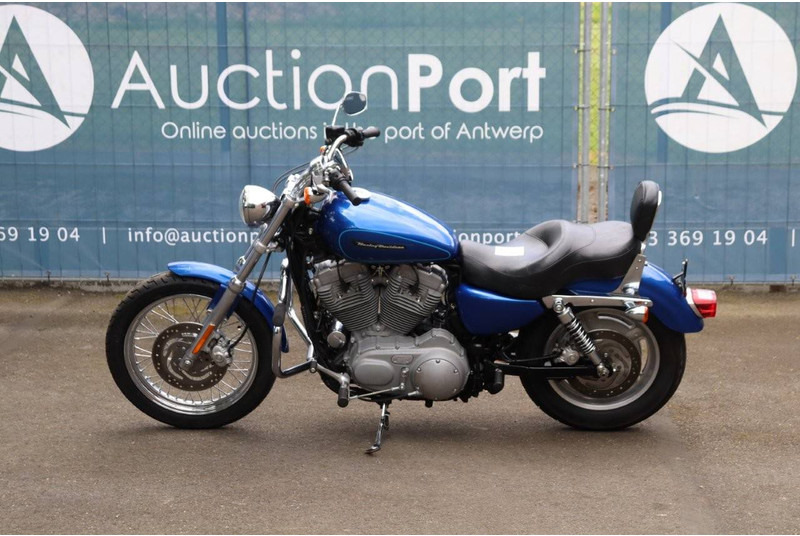Harley-Davidson Sportster XL883 - Мотоцикл: слика 2 Harley-Davidson Sportster XL883 - Мотоцикл: слика 2