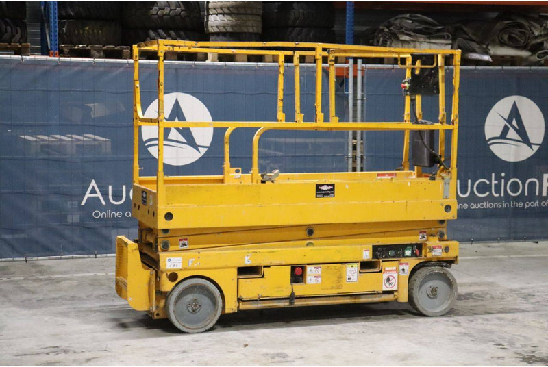 Haulotte COMPACT 8 - Кревач ножица: слика 1 Haulotte COMPACT 8 - Кревач ножица: слика 1