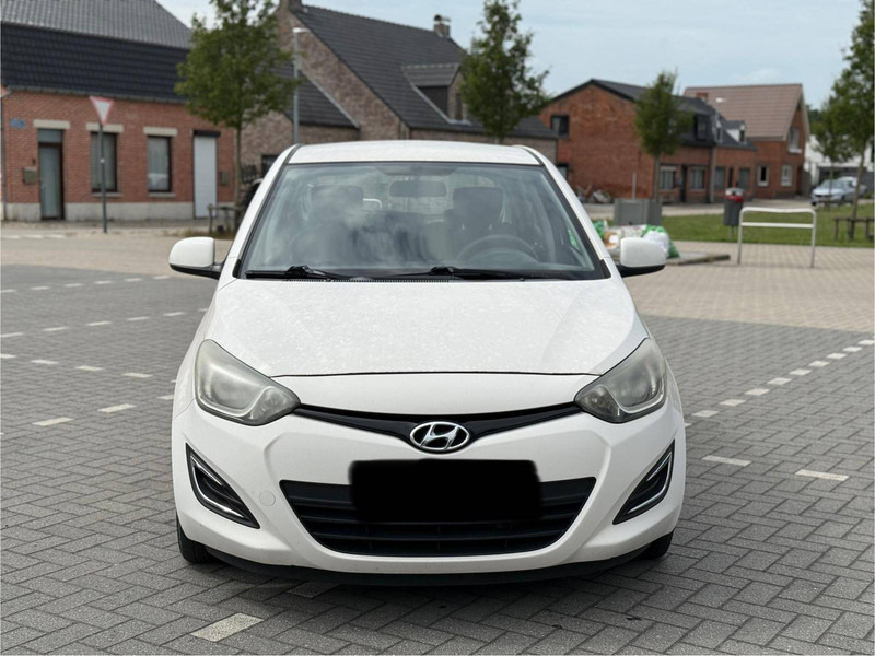Hyundai i20 1.1 CRDI - Седан: слика 5 Hyundai i20 1.1 CRDI - Седан: слика 5