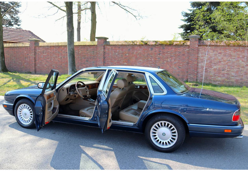 Jaguar XJ Sovereign 4.0 - Автомобил: слика 3 Jaguar XJ Sovereign 4.0 - Автомобил: слика 3