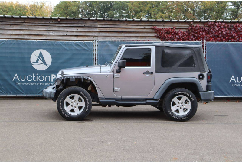 Jeep Wrangler Sport - SUV: слика 2 Jeep Wrangler Sport - SUV: слика 2