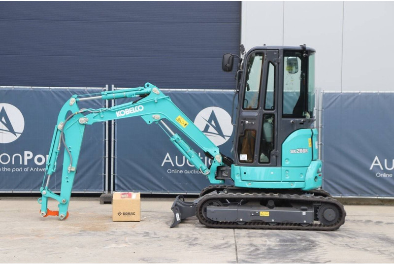 Kobelco SK25SR-6 - Багер гасеничар: слика 2 Kobelco SK25SR-6 - Багер гасеничар: слика 2