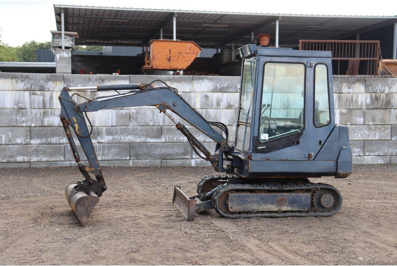 Komatsu PC10-6 - Багер гасеничар: слика 1 Komatsu PC10-6 - Багер гасеничар: слика 1