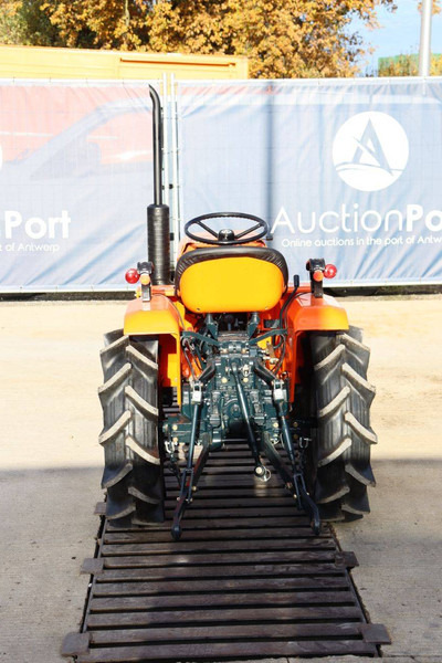 Kubota B1400DT - Трактор: слика 5 Kubota B1400DT - Трактор: слика 5