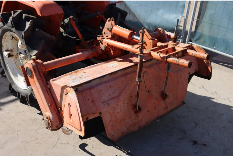 Трактор Kubota B1500DT: слика 18