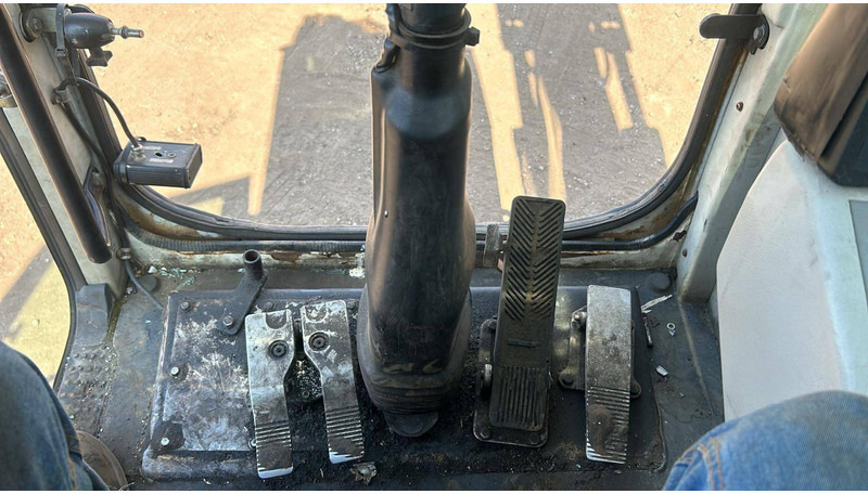 Багер на тркала Liebherr A 904 C: слика 12