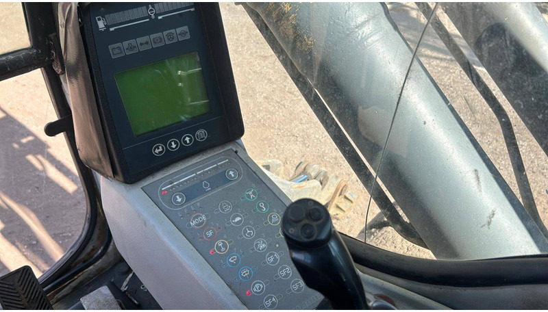 Багер на тркала Liebherr A 904 C: слика 13