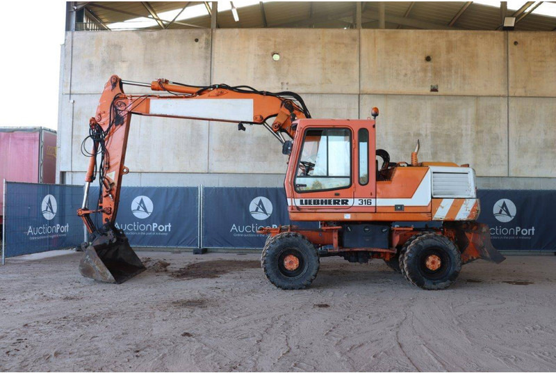 Liebherr A316 - Багер на тркала: слика 2 Liebherr A316 - Багер на тркала: слика 2