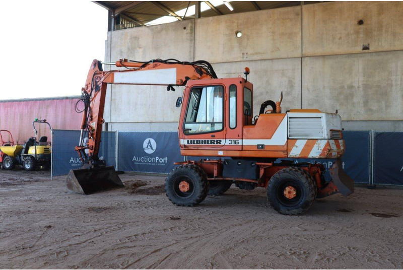 Liebherr A316 - Багер на тркала: слика 3 Liebherr A316 - Багер на тркала: слика 3