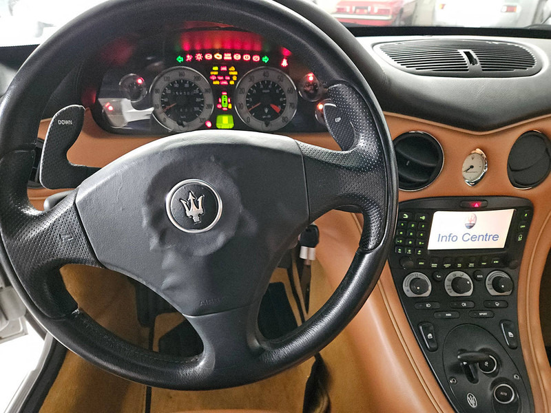 Автомобил Maserati Spyder Cambiocorsa: слика 20 Автомобил Maserati Spyder Cambiocorsa: слика 20