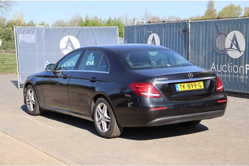 Mercedes-Benz E-Klasse 200 D - Седан: слика 3 Mercedes-Benz E-Klasse 200 D - Седан: слика 3
