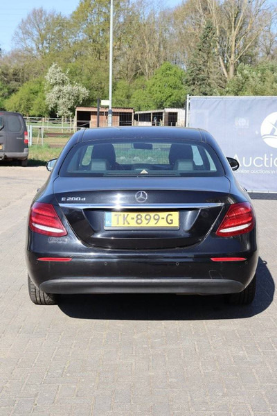 Mercedes-Benz E-Klasse 200 D - Седан: слика 4 Mercedes-Benz E-Klasse 200 D - Седан: слика 4