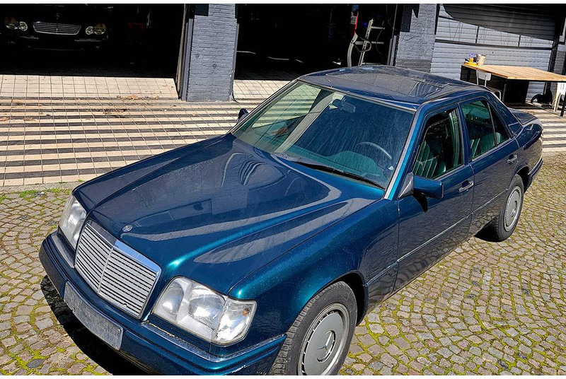 Mercedes-Benz E-Klasse 200D Automatic - Автомобил: слика 4 Mercedes-Benz E-Klasse 200D Automatic - Автомобил: слика 4