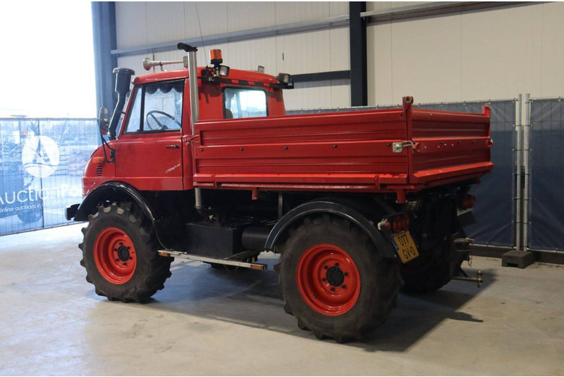 Mercedes-Benz Unimog 406 - Камион со платформа: слика 3 Mercedes-Benz Unimog 406 - Камион со платформа: слика 3