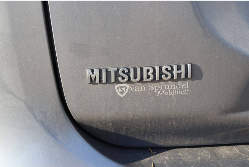 SUV Mitsubishi Outlander PHEV: слика 18