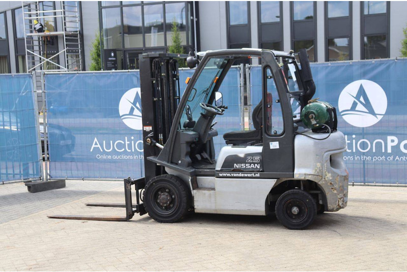 Nissan UD02A25PQ - Плински вилушкар: слика 3 Nissan UD02A25PQ - Плински вилушкар: слика 3