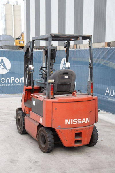 Nissan XP01 - Електричен вилушкар: слика 4 Nissan XP01 - Електричен вилушкар: слика 4