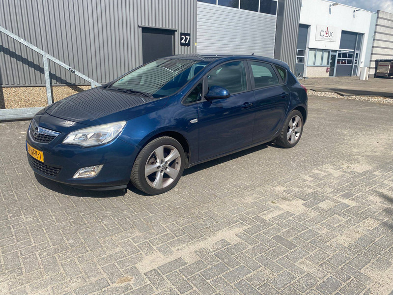 Opel Astra 1.6 - Седан: слика 3 Opel Astra 1.6 - Седан: слика 3